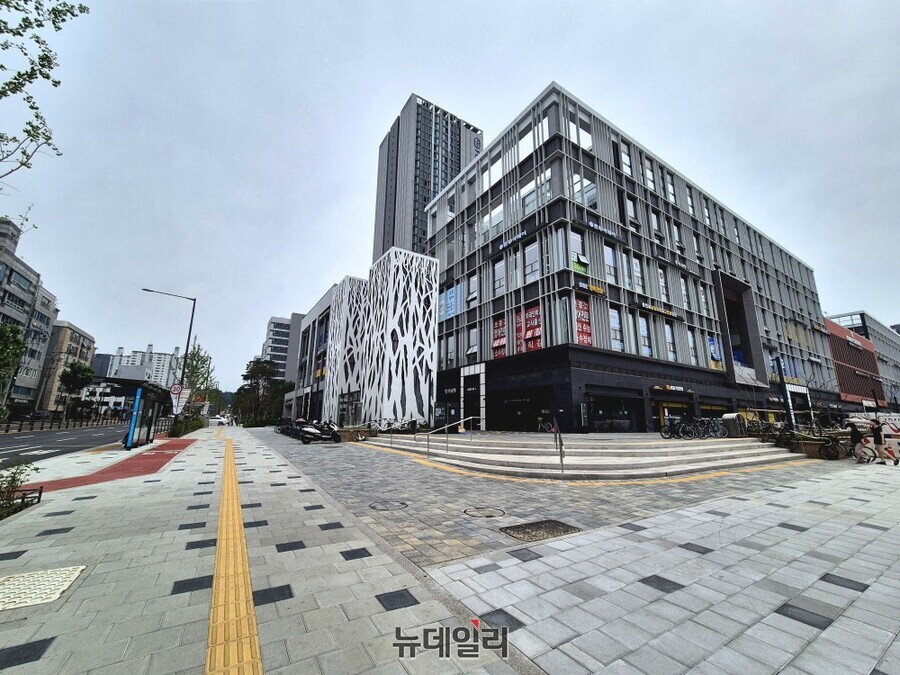 ▲ 둔촌동 170-1 포레온스테이션5(5호선 상가). ⓒ김상진 기자