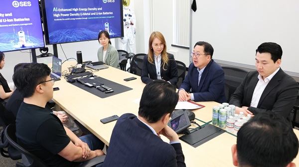 ▲ 이장우시장이 리튬 메탈 배터리 상용화를 선도하는 SES AI(대표 치차오 후) 본사에서 대전 투자 유치와 기술 협력 방안을 논의했다.ⓒ대전시