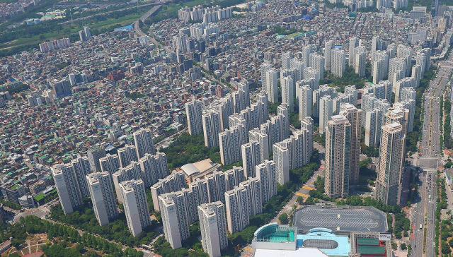 ▲ 서울 송파구 롯데월드타워에서 바라본 주택단지ⓒ연합뉴스