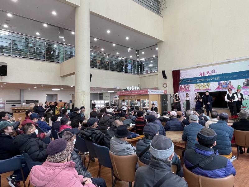 ▲ 지난해 용인처인노인복지관에서 열린 문화나눔 콘서트.ⓒ국립오페라단