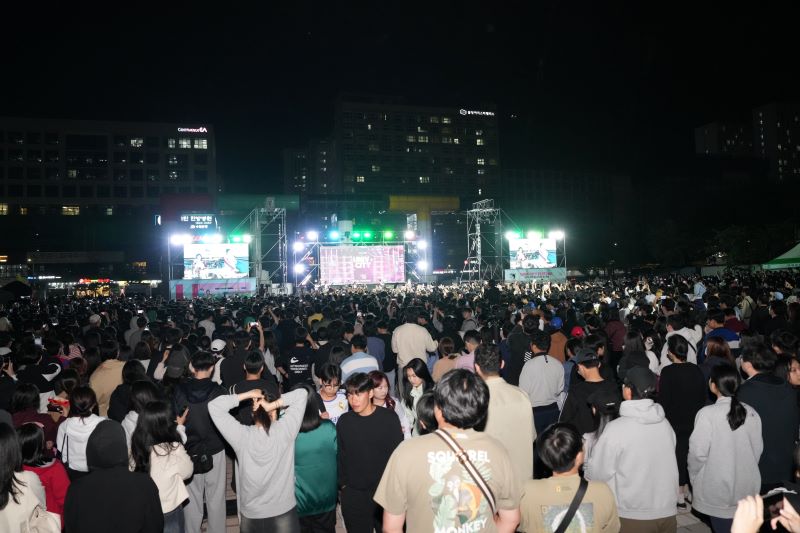 ▲ 유니브시티 축제에 참가한 대학생들 모습.ⓒ천안시