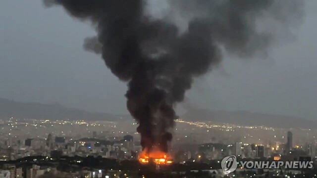 ▲ 이란 수도 테헤란이 폭격 피해를 이은 모습. 출처=로이터ⓒ연합뉴스