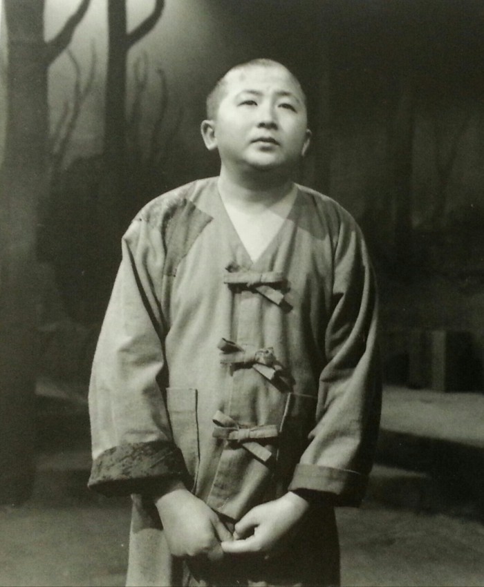 ▲ 1991년 25살의 나이로 '동승'의 '도념' 역을 연기한 지춘성 배우의 당시 공연 모습.ⓒ국립극단