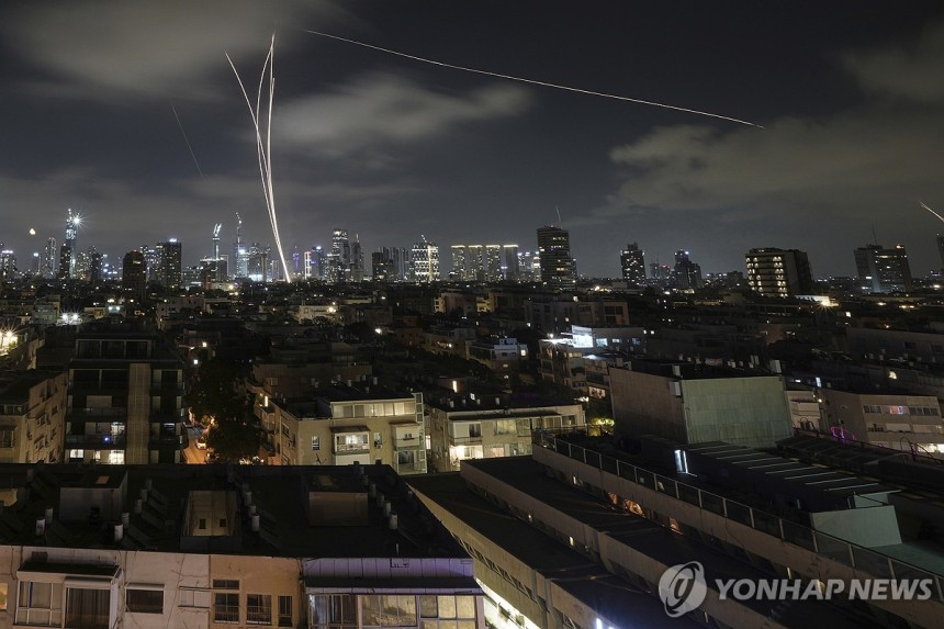 ▲ 이란 미사일 공격 막는 이스라엘 방공 시스템. /AP 연합뉴스