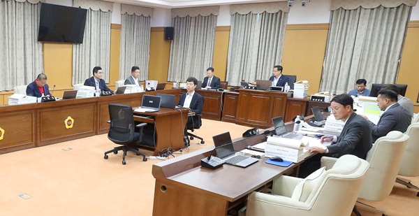 ▲ 대전시 예산결산특별위원회가 18일 2024회계연도 대전시교육청 결산, 예비비 지출, 기금 결산을 모두 원안 의결했다.ⓒ대전시의회