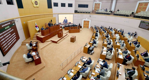 ▲ 대전시의히는 19일 제287회 정례회 제3차 본회의를 끝으로 18일간 회기 일정을 마무리하며 총 66건(조례 46건, 동의안 8건, 의견 청취 3건, 결산 6건)을 처리했다.ⓒ대전시의회.