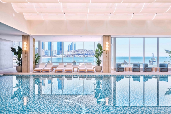 ▲ 웨스틴 조선 부산 수영장ⓒ웨스틴 조선 부산