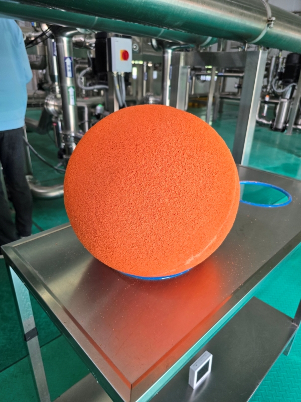 ▲ 농심은 생수 오염을 원천 차단하기 위해 아시아 유일 배관 청소시스템을 도입했다. 청소에 사용되는 CIP볼 ⓒ최신혜 기자