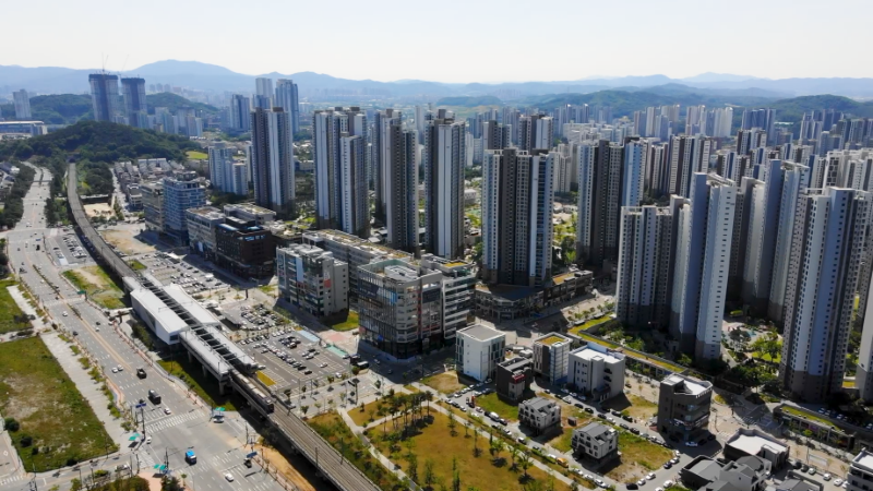▲ 아산 탕정역 주변으로 대규모 아파트 단지가 들어서고 있다.ⓒ아산시