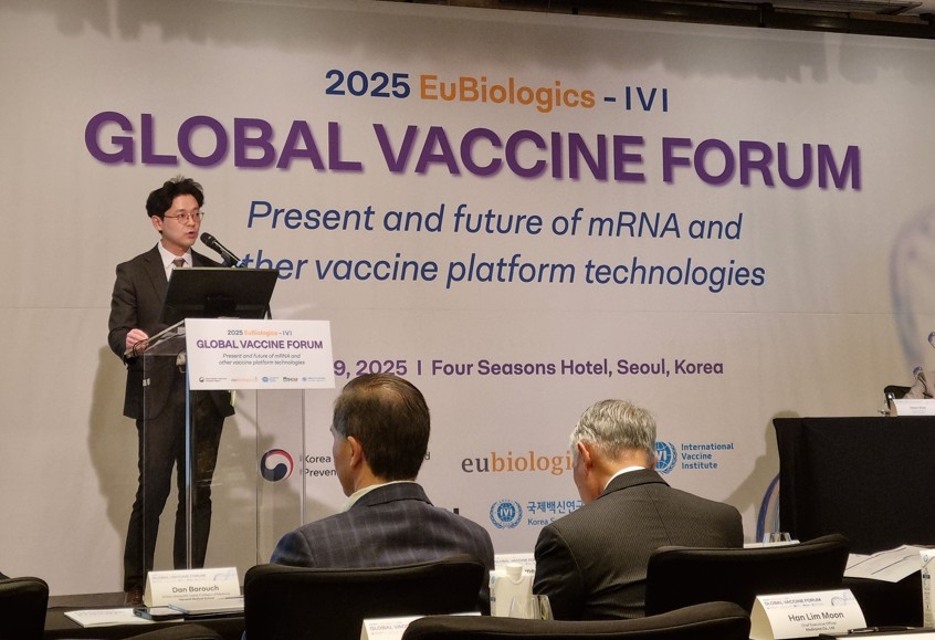 ▲ mRNA 백신 전략 설명 중인 신윤철 GC녹십자 개발팀장 ⓒGC녹십자