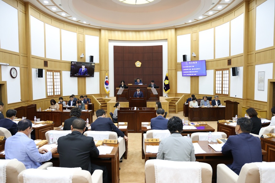 ▲ 경산시의회(의장 안문길)는 6월 20일, 제2차 본회의를 끝으로 12일간의 회기 일정을 마무리하고 제263회 경산의회 정례회를 폐회했다.ⓒ경산시의회