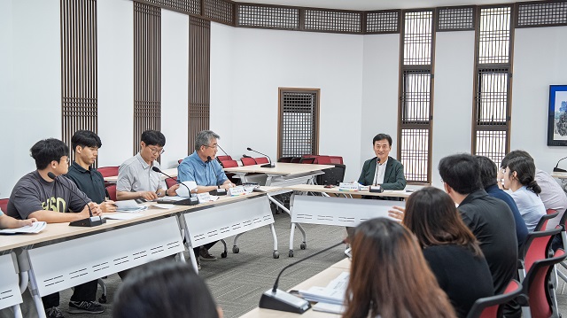 ▲ 경북문화관광공사는 2025 APEC 정상회의의 성공적인 개최 지원을 위해 20일 공사 중회의실에서 ‘APEC 관련사업 중간점검 회의’를 개최했다.ⓒ경북관광공사