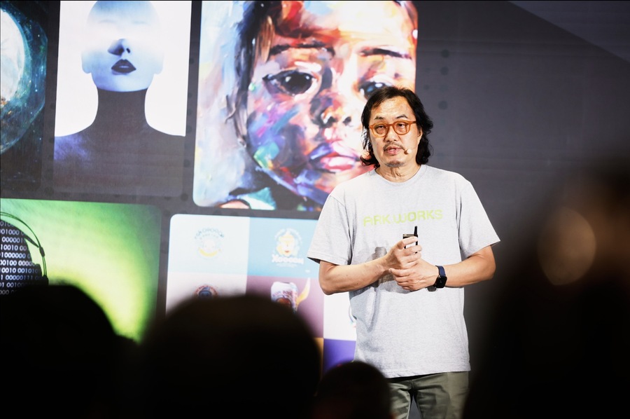 ▲ 2025 칸라이언즈 무대에 선 김홍탁 파울러스 CCO. ©Cannes Lions