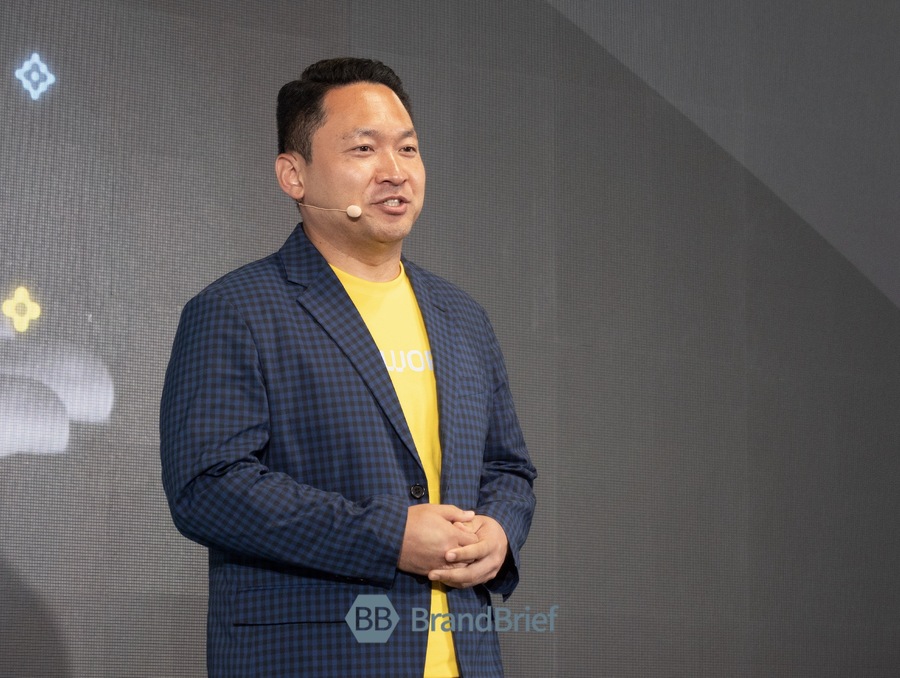 ▲ 2025 칸라이언즈 무대에 선 김경신 파울러스 대표. ©프랑스 칸 = 이준원 기자