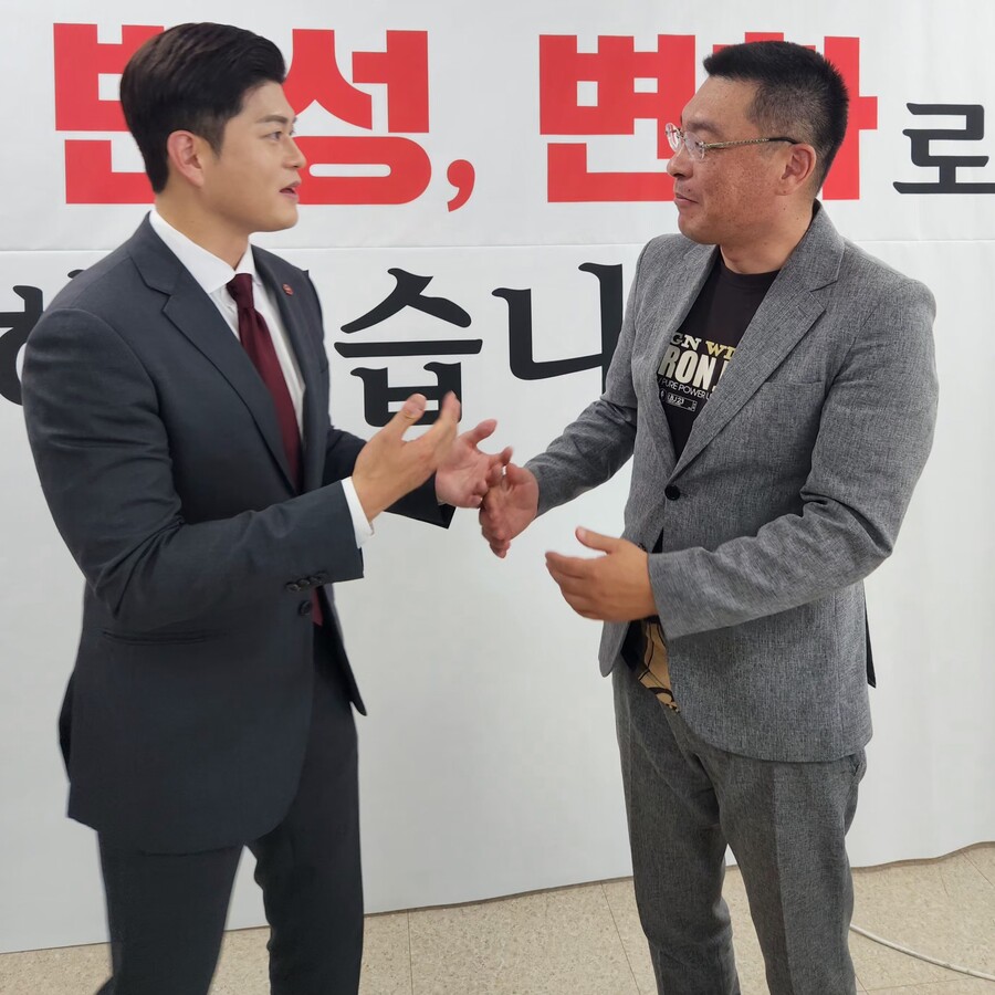 ▲ 김용태 국민의힘 비상대책위원장이 21일 국힘 제주특별자치도당 브리핑실에서 기자와의 인터뷰에 임하고 있다.ⓒ국민의힘 제주특별자치도당 제공