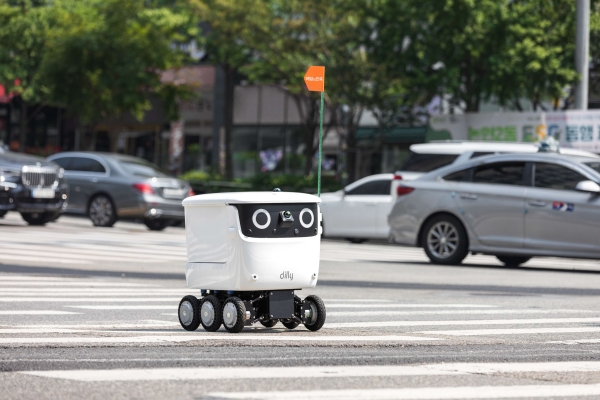 ▲ 배달의민족이 배달로봇 딜리의 새 모델을 선보인다. ⓒ배민