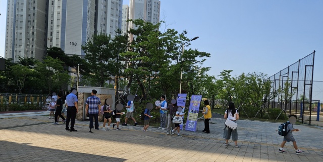▲ 청소년 등굣길 금연 금주 마약예방 캠페인ⓒ평택시 제공
