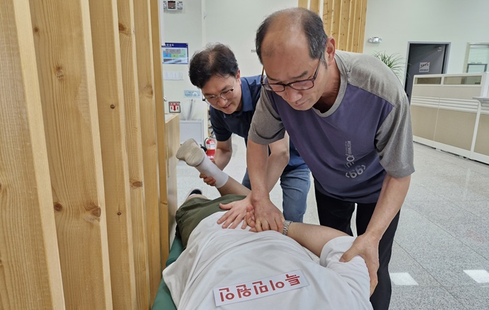 ▲ 민원실 특이민원 대응 모의훈련.ⓒ대전시교육청