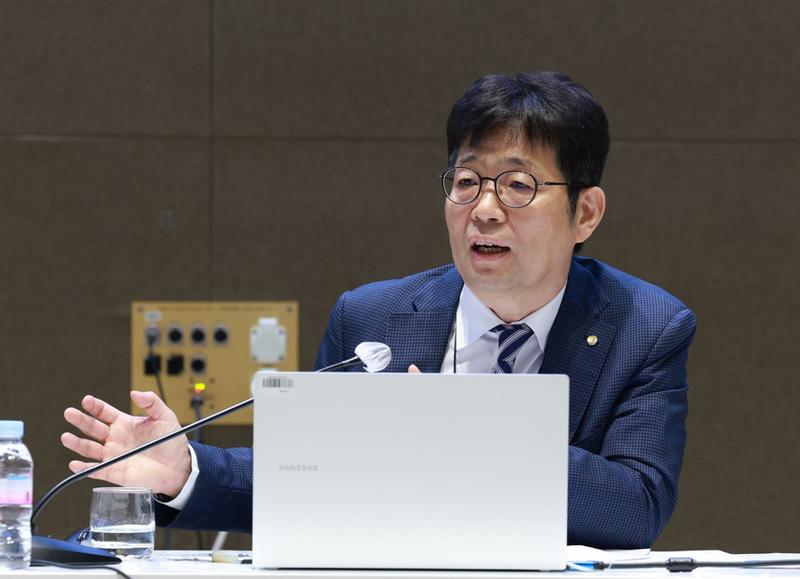 ▲ 유상대 한국은행 부총재는 24일 한은에서 열린 기자간담회에서 발언하고 있다. ⓒ한국은행