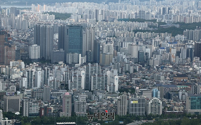 서울 집값, 금관구까지 천정부지 치솟는데 … '윤석열·오세훈 탓' 하나