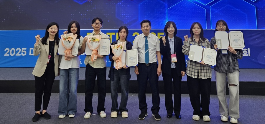 ▲ 글로컬대학 대구보건대학교(총장 남성희) 치기공학과 학생들이 지난 22일 대구 엑스코 동관에서 개최된 ‘DDTIX 2025 대구광역시 치과기공사회 국제학술대회 및 기자재 전시회’ 부대행사인 ‘영남권 학생실기경진대회’에서 참가자 전원 수상의 성과를 올렸다.ⓒ대구보건대