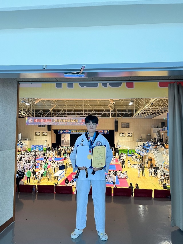 ▲ 선린대학교 경찰보안무도과 2학년에 재학 중인 이선미 학생이 ‘국무총리기 전국합기도대회’에서 여자대학 일반부(전문) 미들급 1위를 차지했다.ⓒ선린대