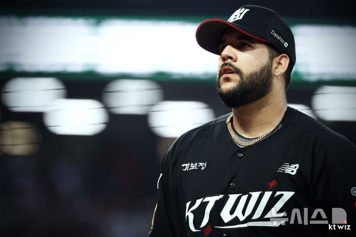 ▲ 선발 헤이수스의 호투를 앞세운 kt가 LG를 5-0으로 무너뜨렸다.ⓒkt 위즈 제공