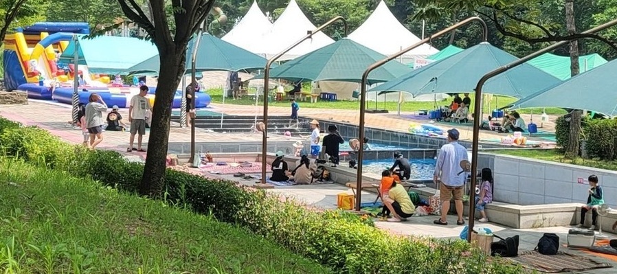 ▲ 괴산군 성불산 산림휴양단지 물놀이장 전경.ⓒ괴산군