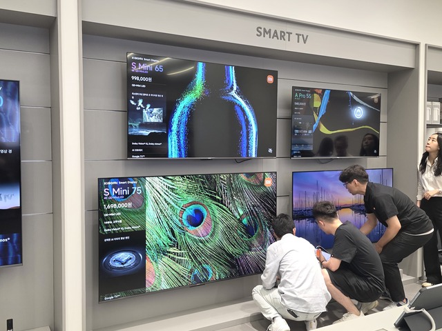 ▲ 샤오미 스토어에 전시된 스마트TV.ⓒ이가영 기자