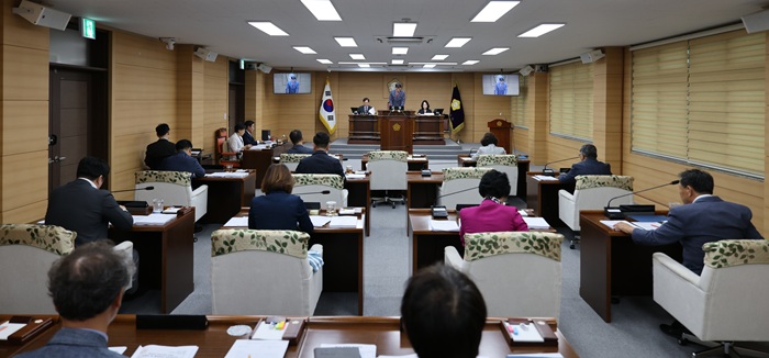 ▲ 지난 24일 제292회 정례회 제2차 본회의를 끝으로 21일간의 회기를 마무리했다.ⓒ부여군의회