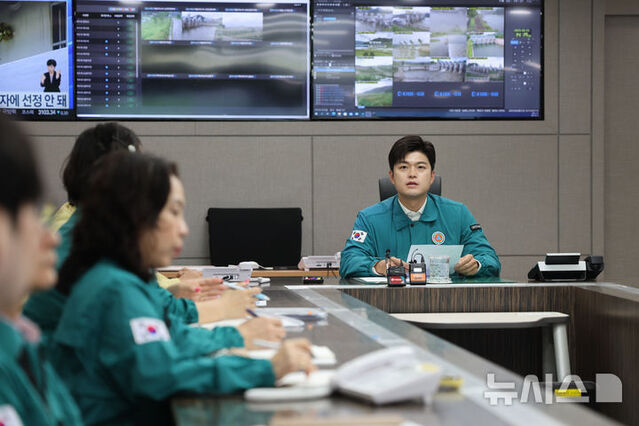 ▲ 김용태 국민의힘 비상대책위원장이 25일 충남 공주 금강홍수통제소에서 홍수 대책 브리핑을 받은 후 모두발언하고 있다. ⓒ뉴시스