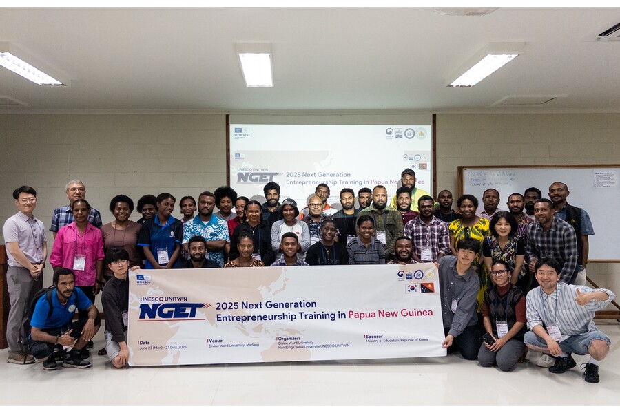 ▲ 한동대학교가 유네스코 유니트윈 사업의 일환으로 지난 23일부터 27일까지 파푸아뉴기니 마당에서 디바인워드대학교(DWU)와 협력해 ‘2025 파푸아뉴기니 차세대 기업가정신훈련(NGET)’을 진행했다.ⓒ한동대