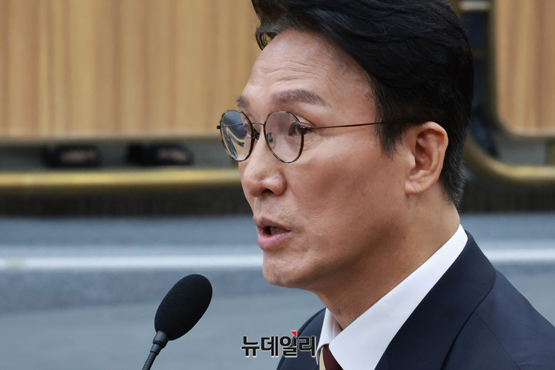 ▲ 김민석 국무총리 후보자가 25일 국회에서 열린 인사청문회에서 의원들의 질문에 답하고 있다. ⓒ이종현 기자