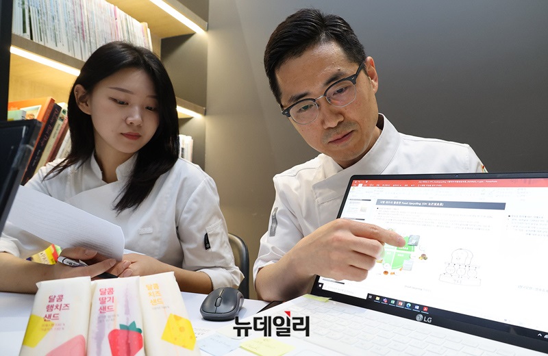 ▲ 김선준 팀장이 푸드업사이클링에 대해 설명하고 있다.ⓒ정상윤 기자