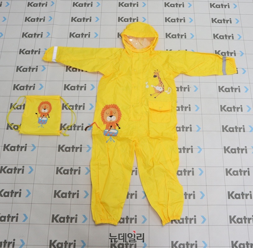 ▲ 안정성 부적합 판정받은 우비 ⓒ서울시