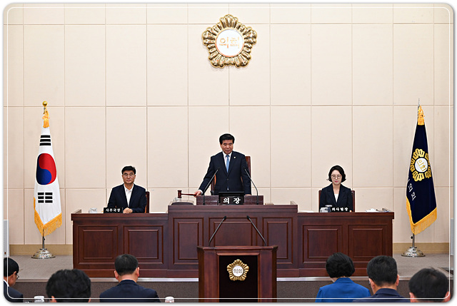 ▲ ⓒ전북특별자치도 남원시의회(의장 김영태)는 27일 제273회 정례회 3차 본회의를 끝으로 18일간 일정을 모두 마무리 했다.김성수기자
