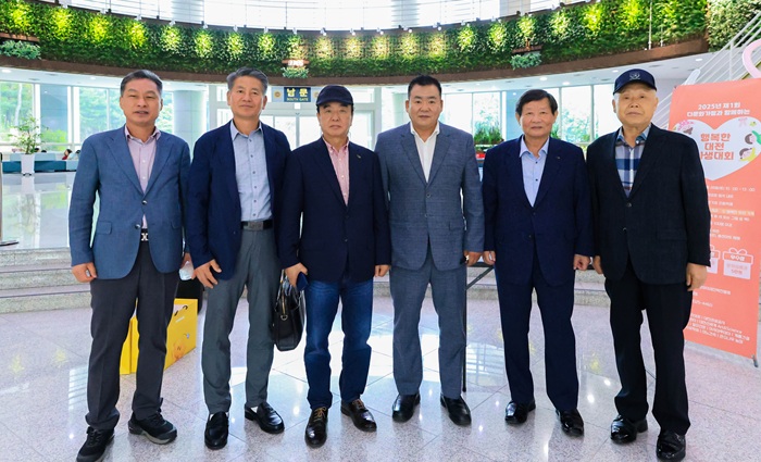 ▲ 사단법인 국제다문화미래전략진흥원과 국제다문화스포츠협회 관계자.ⓒ다원