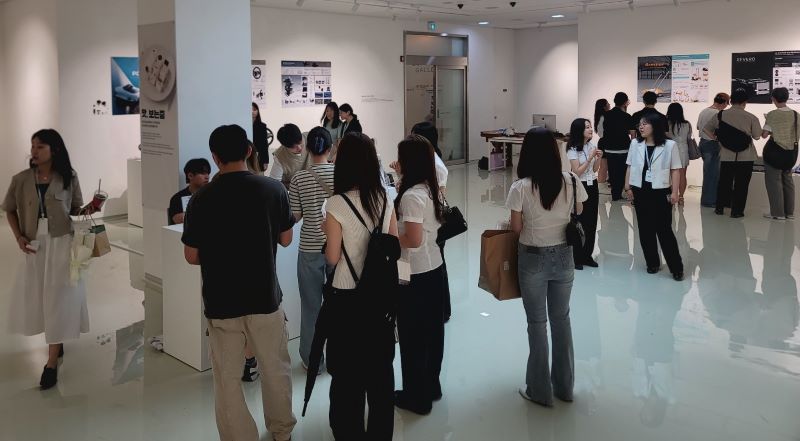 ▲ 한국기술교육대 디자인공학전공 4학년 학생들의 졸업작품전시회가 서울 ‘슈페리어 갤러리’에서 열리고 있다.ⓒ한기대