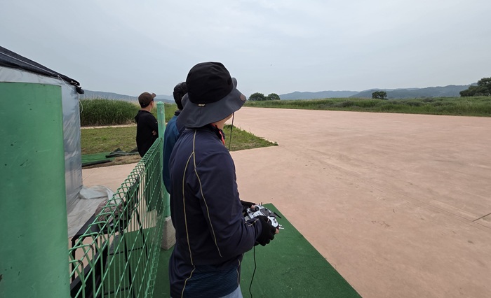 ▲ 부여군 드론 교육 체험센터 활주로가 고급 무인비행기 교육의 중심지로 떠오르고 있다. ⓒ부여군