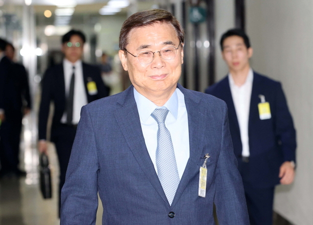 ▲ 이종석 국정원장이 26일 서울 여의도 국회에서 열린 국회 정보위원회 전체회의에 출석하고 있다. ⓒ뉴시스