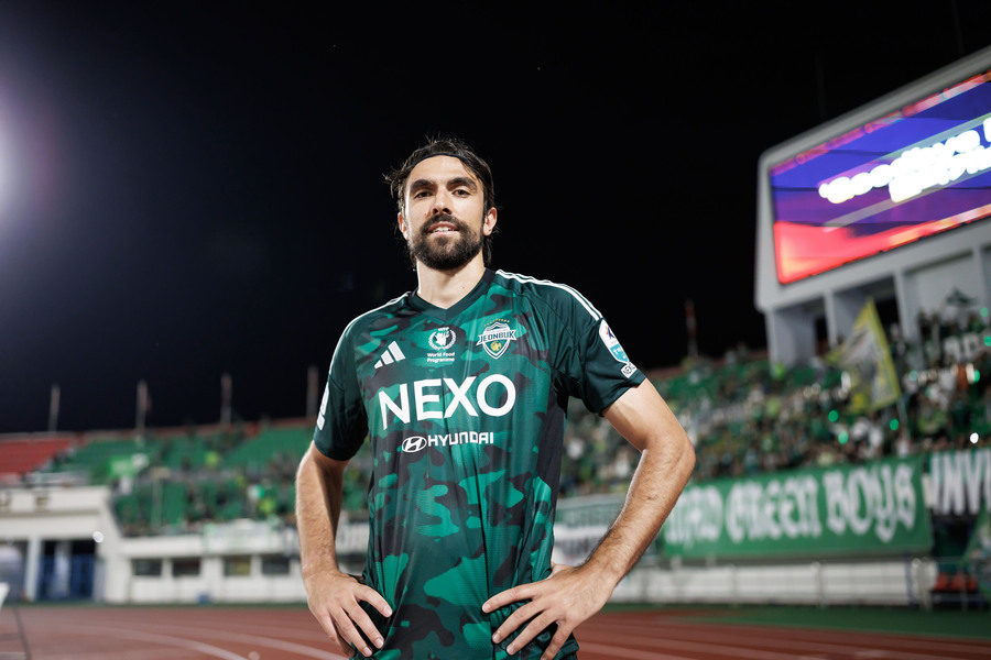 ▲ 김천전에서 멀티골을 터뜨리며 전북의 승리를 이끈 콤파뇨가 K리그1 21라운드 MVP에 선정됐다.ⓒ한국프로축구연맹 제공