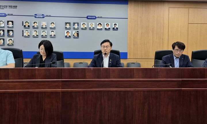 ▲ 해양수산부 이전 추진기획단 회의를 주재 중인 김성범 차관. ⓒ해양수산부