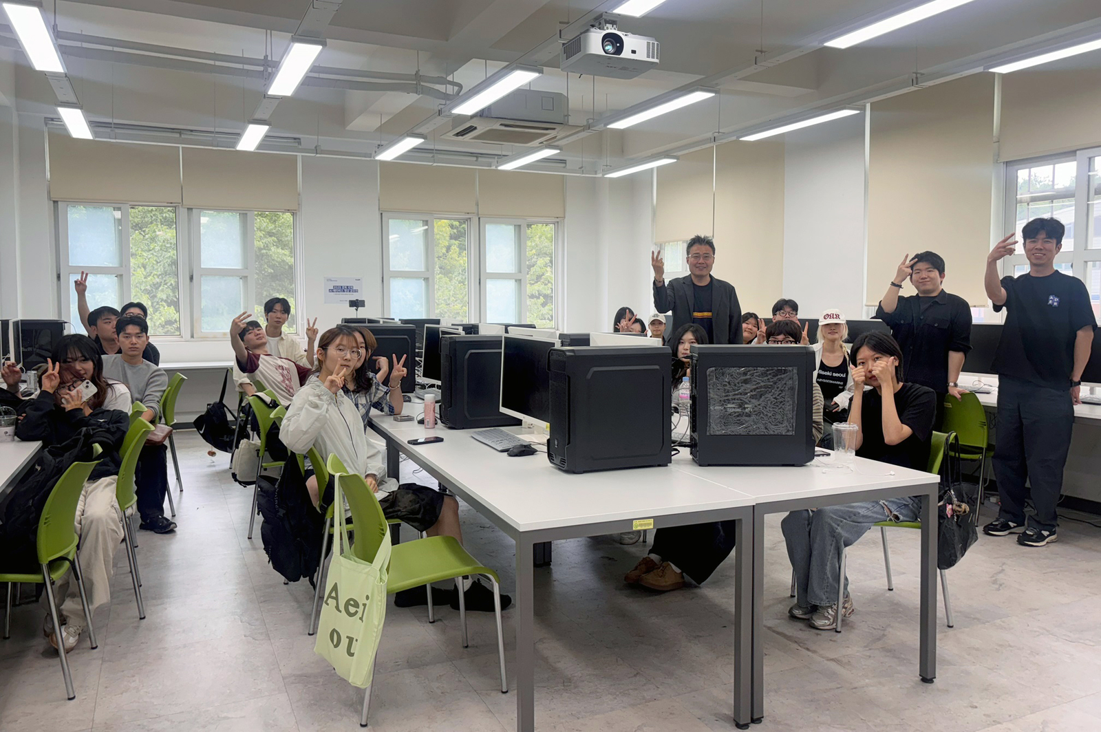 ▲ 대구대학교 디자인예술대학 서비스마케팅디자인전공(주임교수 유상원)이 생성형 AI를 활용한 콘텐츠 제작 교육을 통해 학생들의 실무 역량을 강화하고 있다.ⓒ대구대