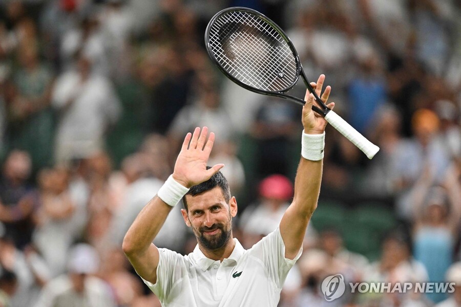 ▲ 전설 조코비치가 휨블던 1회전을 통과하며 메이저 대회 25회 우승을 향한 도전을 시작했다.ⓒ연합뉴스 제공