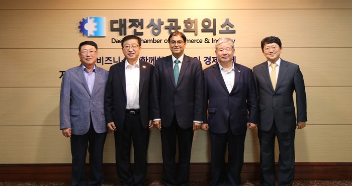 ▲ 정태희 대전상의 회장, 아밋 쿠마르 주한 인도 대사 접견.ⓒ대전상의