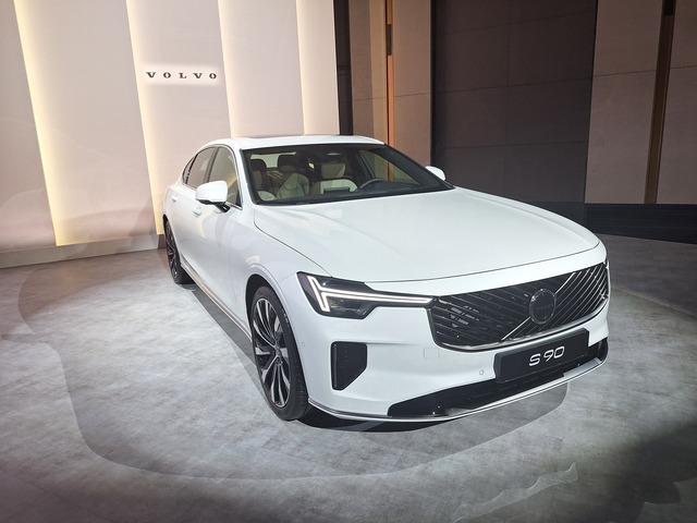 ▲ 볼보 S90 ⓒ홍승빈 기자