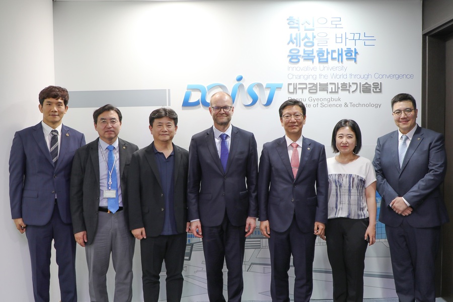 ▲ DGIST(총장 이건우)는 7월 2일, 주한 핀란드 유리 예르비아호(Jyri Järviaho) 대사가 캠퍼스를 방문했다.ⓒDGIST