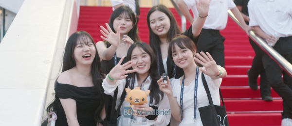 ▲ (왼쪽 상단부터)2025 퓨처라이언즈를 수상한 숙명여자대학교 김근아, 이경민, 박지영, 이수민, 정하은 학생. ⓒ프랑스 칸 = 이준원 기자