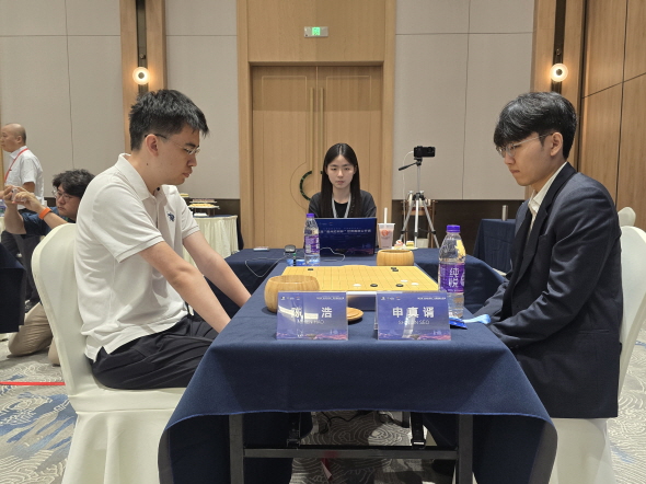 ▲ 한국 랭킹 1위 신진서 9단이 란커배 16강 진출에 성공했다.ⓒ한국기원 제공