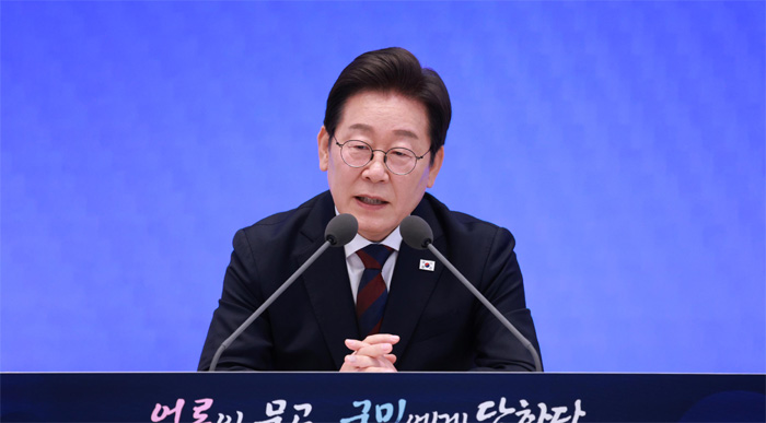 ▲ 이재명 대통령이 3일 청와대 영빈관에서 열린 '대통령의 30일, 언론이 묻고 국민에게 답하다' 기자회견에서 취재진 질문에 답하고 있다. ⓒ뉴시스